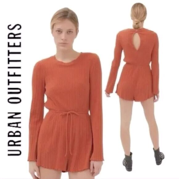 Urban Outfitters Bella Burnt Orange
Sienna Knit Long Sleeve Romper NWT - Picture 1 of 9